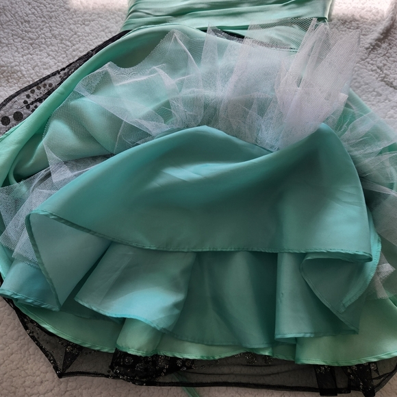 Hailey Logan by Adrianna Papell party dress - Picture 10 of 11